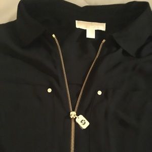🎉🎉 Black Michael kors blouse w gold hardware.